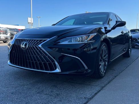 Used 2024 Lexus ES 350 Luxury w/ Accessory Package (Z2) image 8