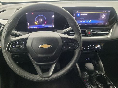 Used 2025 Chevrolet TrailBlazer LT AWD/4WD image 22