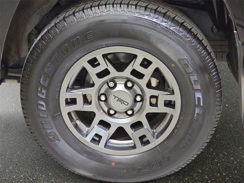 Used 2020 Toyota 4Runner Venture w/ Moonroof Package image 36