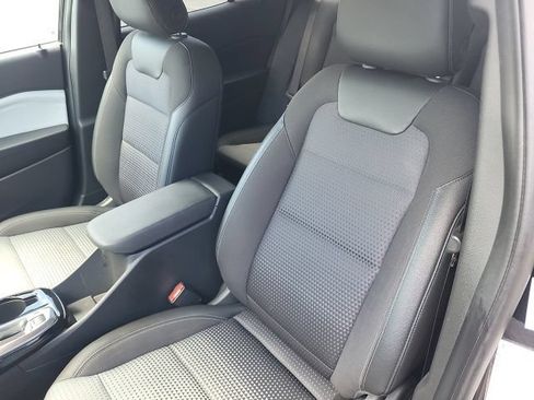 Used 2022 Chevrolet Trax LT FWD image 24