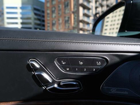 Used 2018 Mercedes-Benz S 560 4MATIC Sedan w/ Premium Package image 19