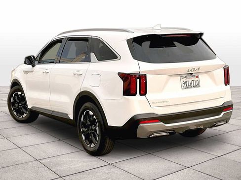 Used 2024 Kia Sorento S FWD image 13