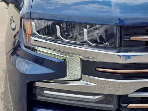Used 2021 Chevrolet Silverado 1500 High Country w/ Technology Package AWD/4WD image 4