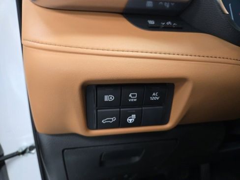 New 2026 Toyota Highlander Platinum image 31