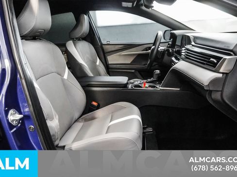 Used 2025 Toyota Camry SE image 19