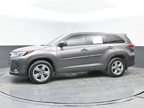 Used 2017 Toyota Highlander Limited image 11