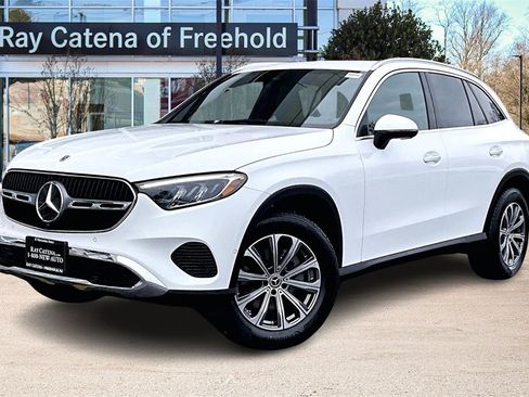 Used 2025 Mercedes-Benz GLC 300 4MATIC image 1
