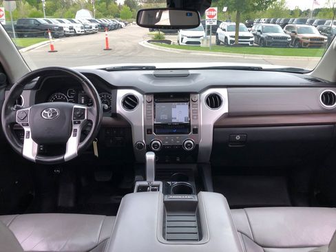 Used 2018 Toyota Tundra Limited w/ Limited Premium Package AWD/4WD image 2