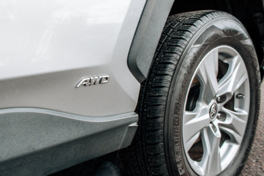 Used 2022 Toyota RAV4 LE AWD/4WD image 9