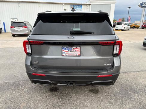 Used 2025 Ford Explorer ST-Line w/ Premium Package image 4