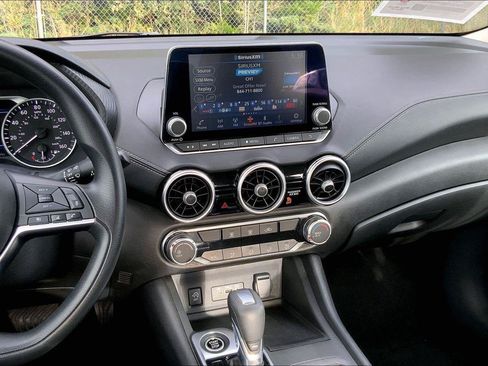 Used 2024 Nissan Sentra SV FWD image 6