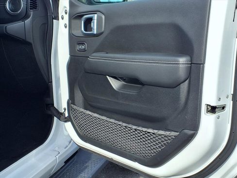 Used 2021 Jeep Wrangler Unlimited Sahara w/ Cold Weather Group image 12