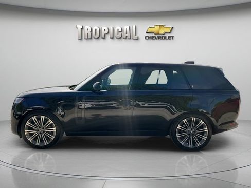 Used 2023 Land Rover Range Rover SE AWD/4WD image 2