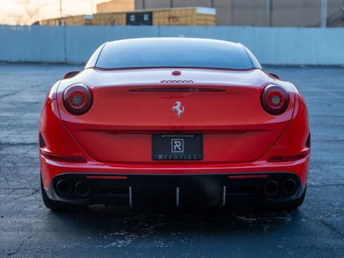 Used 2015 Ferrari California T image 10