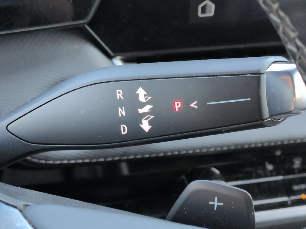 Used 2026 Chevrolet Equinox LT AWD/4WD image 16