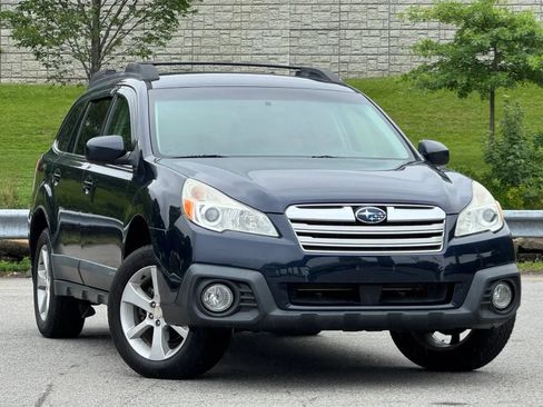 Used 2014 Subaru Outback 2.5i Premium AWD/4WD image 2