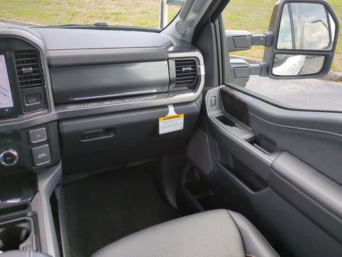 New 2026 Ford F250 Lariat w/ Black Appearance Package image 17