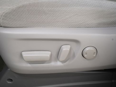 Used 2017 Toyota Sienna LE image 26