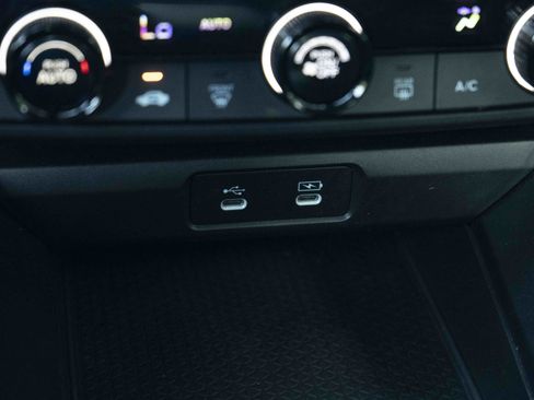 Used 2025 Honda Accord LX image 34