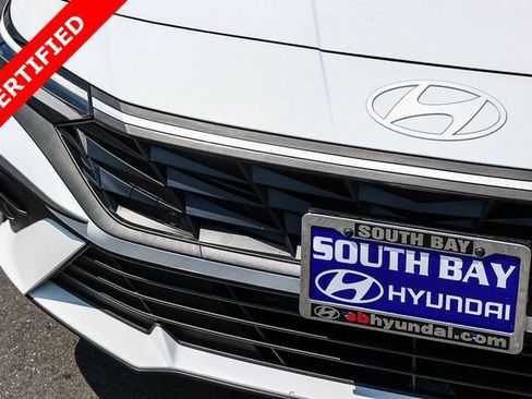 Certified 2025 Hyundai Elantra SEL FWD image 11