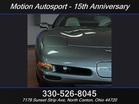 Used 2004 Chevrolet Corvette Coupe w/ Preferred Equipment Group RWD image 5