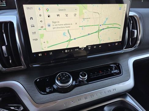 New 2026 Ford Expedition Platinum image 6