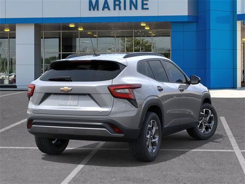 New 2026 Chevrolet Trax LT w/ Driver Confidence Package image 4