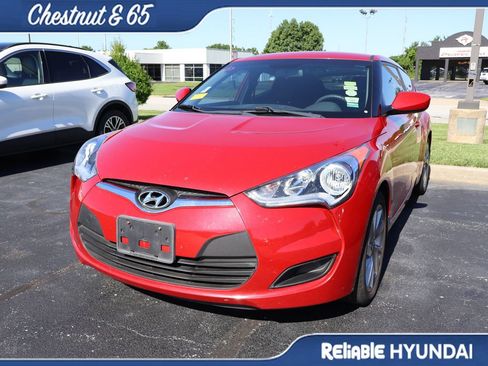 Used 2016 Hyundai Veloster FWD image 10