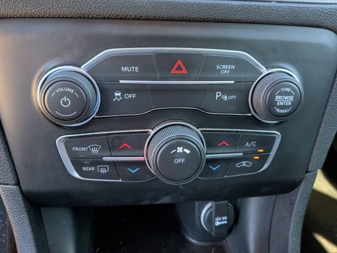 Used 2023 Dodge Charger SXT image 25
