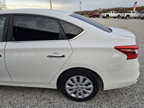 Used 2016 Nissan Sentra S image 5