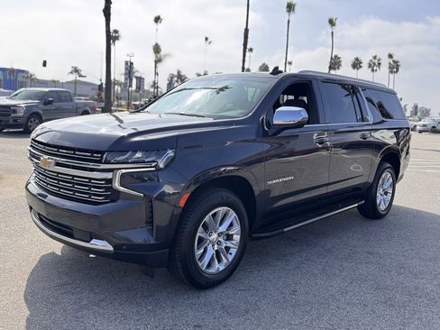 Used 2023 Chevrolet Suburban Premier image 7