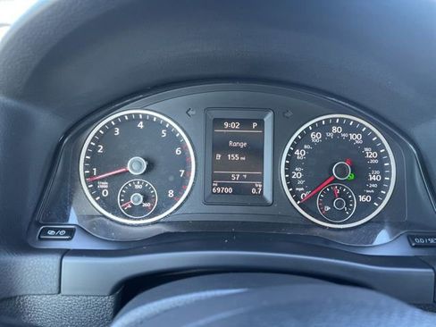 Used 2017 Volkswagen Tiguan Limited w/ Premium Package image 12
