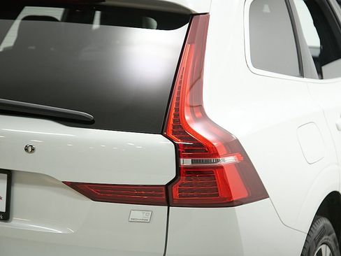 Certified 2023 Volvo XC60 T8 Plus image 9