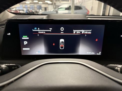 Used 2023 Nissan Ariya AWD image 10