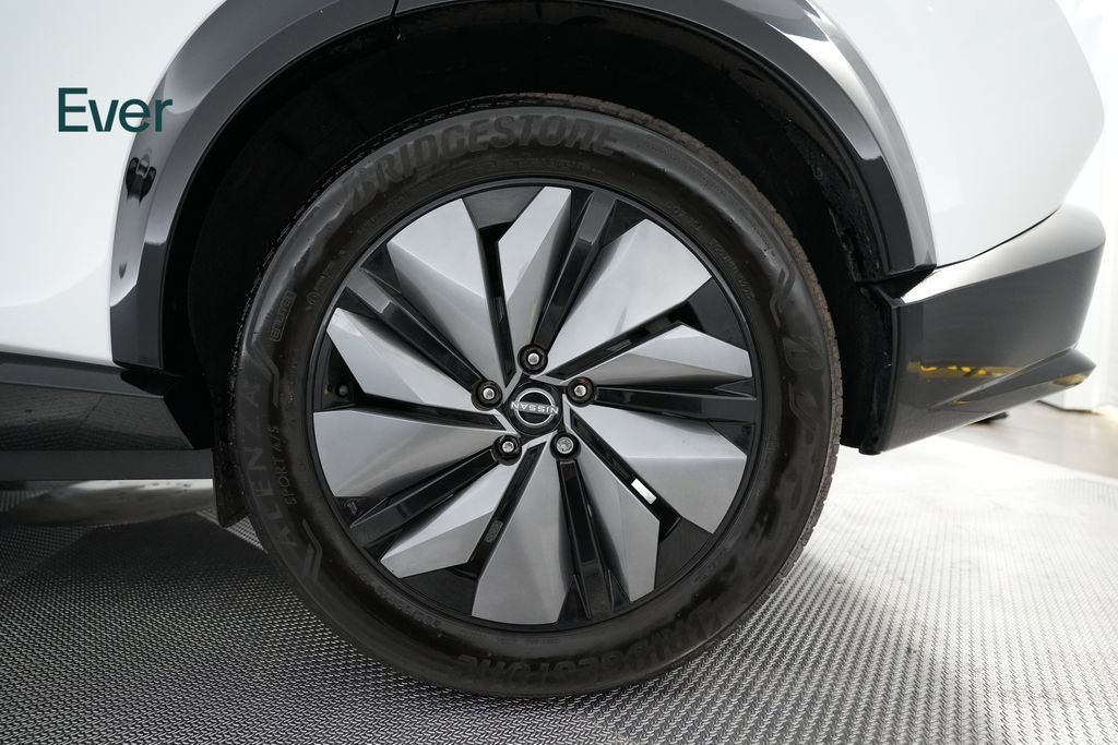 Used 2025 Nissan Ariya AWD image 9