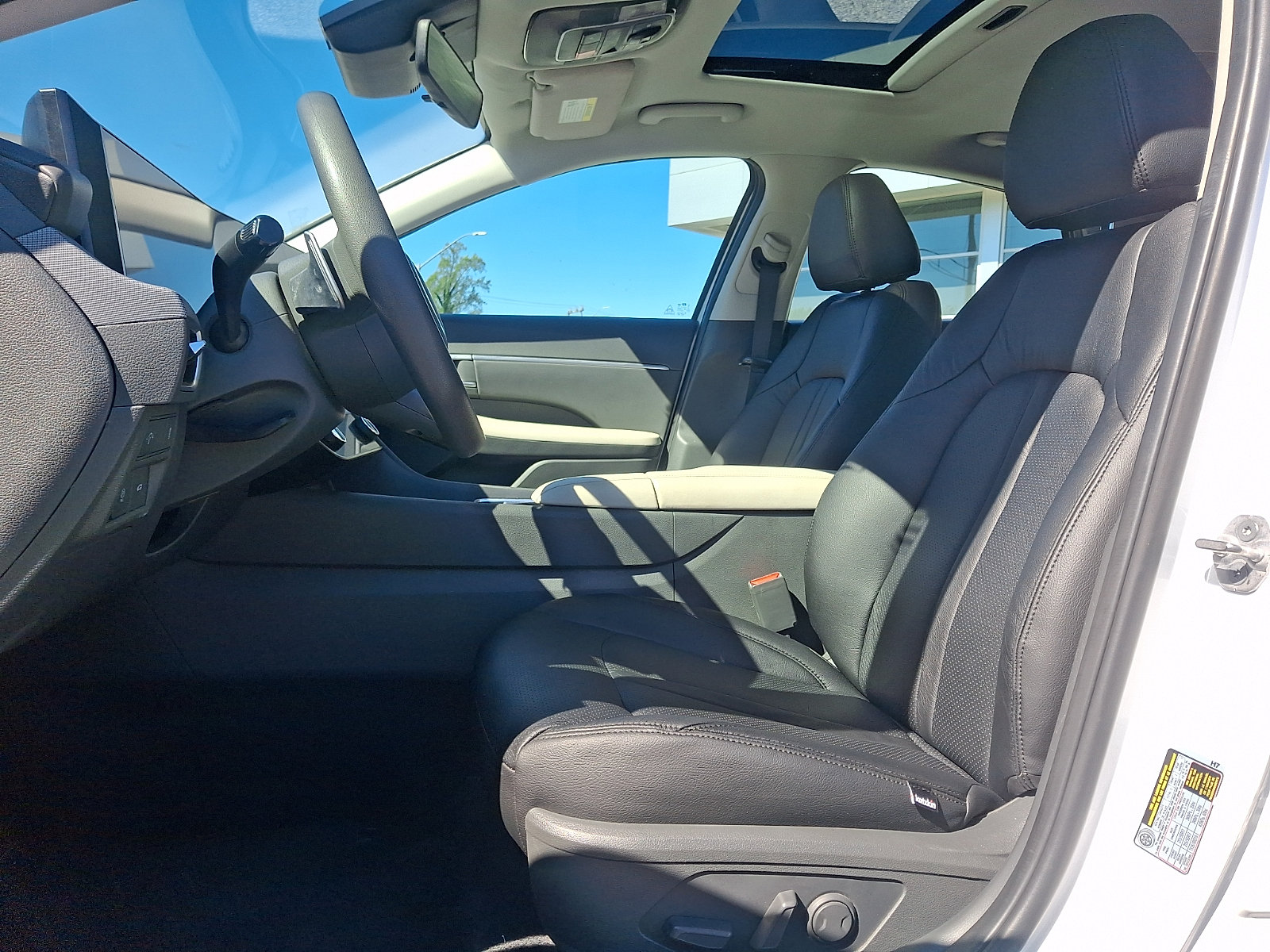 Used 2025 Hyundai Sonata SEL FWD image 13