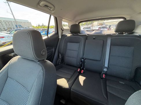 Used 2024 GMC Terrain SLE FWD image 38