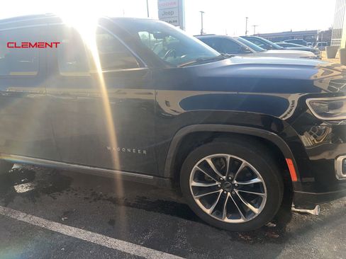 Used 2022 Jeep Wagoneer Series III w/ Premium Group I image 3