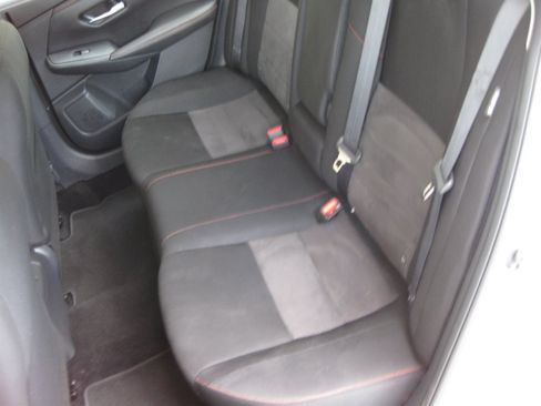 Used 2025 Nissan Sentra SR FWD image 26