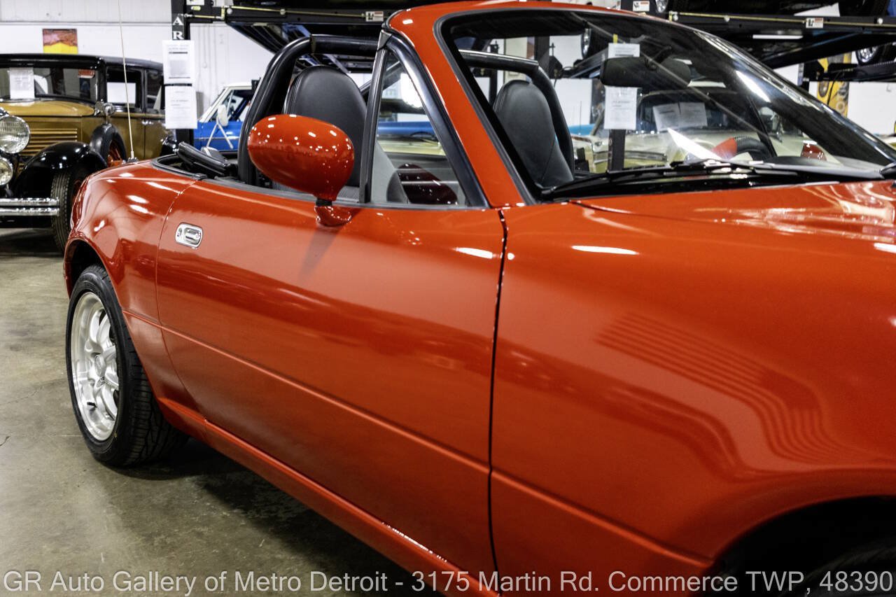 Used 1996 MAZDA MX-5 Miata RWD image 23