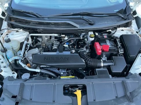 Used 2024 Nissan Rogue S image 21