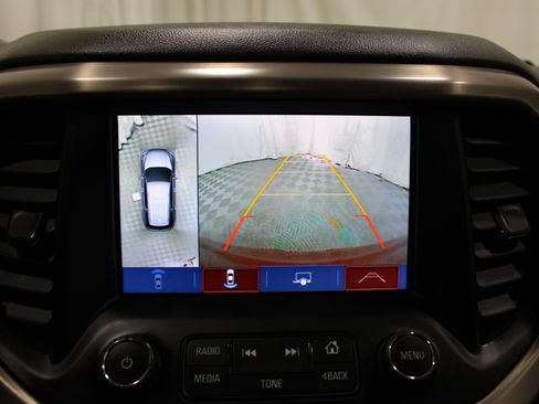 Used 2019 GMC Acadia Denali w/ Technology Package AWD/4WD image 17