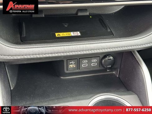 Used 2023 Toyota Highlander XLE image 36