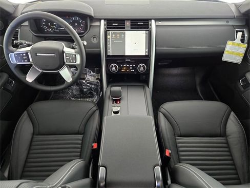 New 2026 Land Rover Discovery Limited Edition image 4