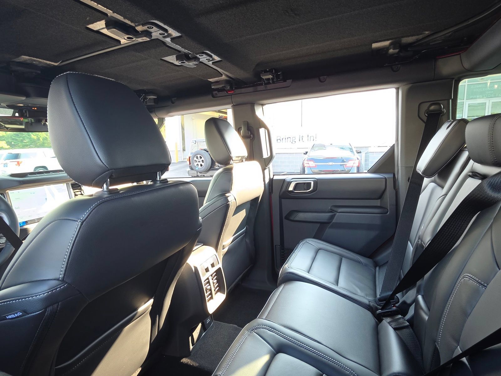 New 2026 Ford Bronco Outer Banks w/ Sasquatch Package AWD/4WD image 12