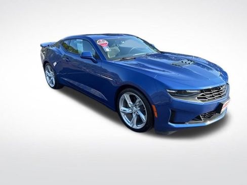 Used 2024 Chevrolet Camaro LT w/ Technology Package image 8