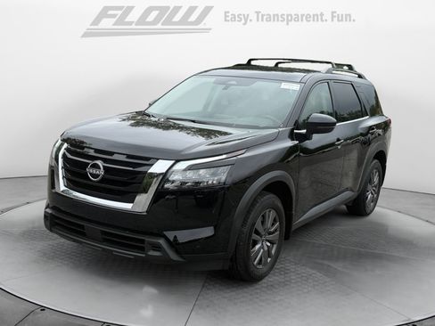 Certified 2025 Nissan Pathfinder SV FWD image 3