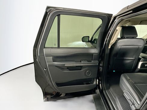 Used 2024 Ford Expedition Max XLT image 25