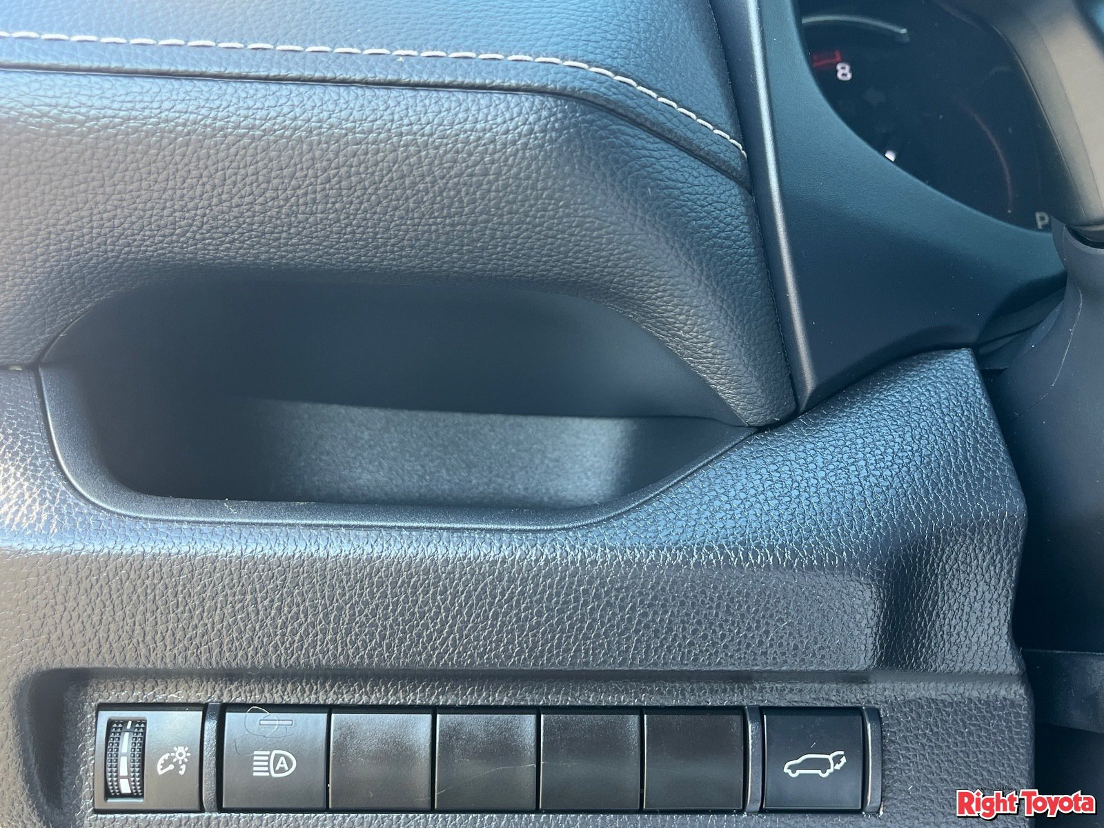 Certified 2025 Toyota RAV4 XLE Premium AWD/4WD image 33