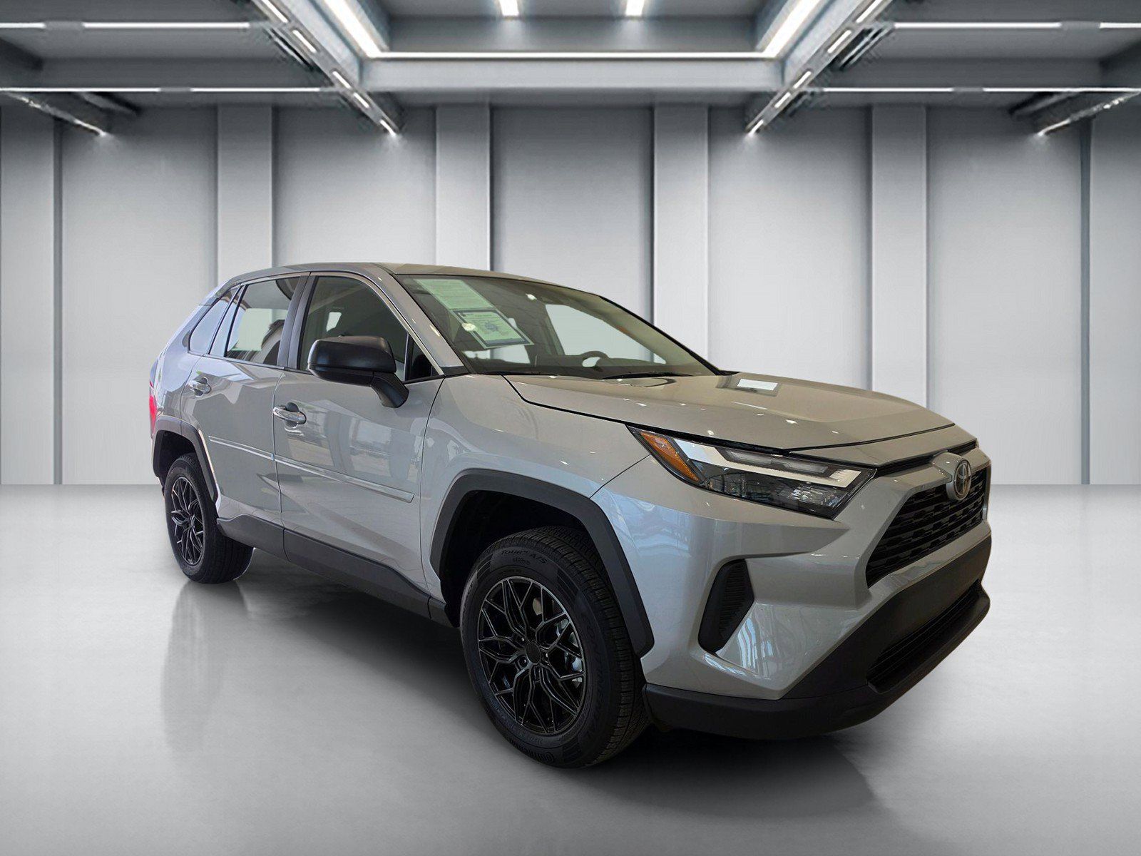 Used 2025 Toyota RAV4 LE AWD/4WD image 3